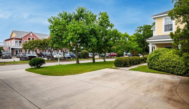 Marina 1: Spacious Townhome Within Steps of Great Restaurants, Intracoastal Wate