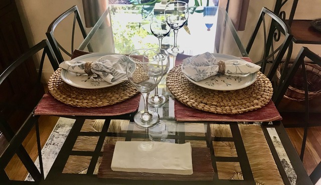 Marina apt w/private garden, 1 block from Bay