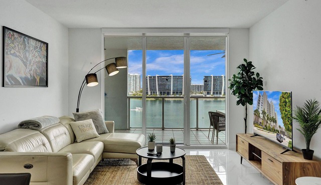 Marina Bay Sunny Isles