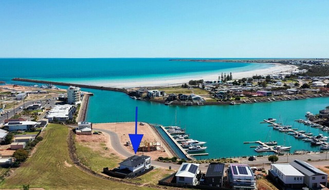 Marina Bliss - Luxury Home with Marina Views