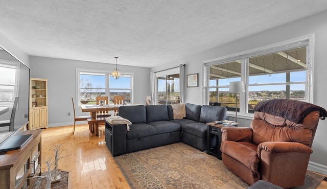 Marina Breeze Vacation Home