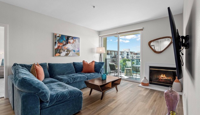Marina Dreamscape – Luxe 2BR Coastal Retreat