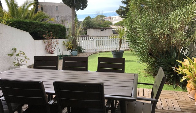 marina duplex port camargue 6/8 people + wharf and private garden