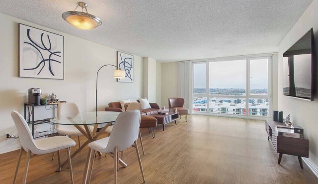 Marina Edge, Bright 1BD 1BA Condo By The Beach.