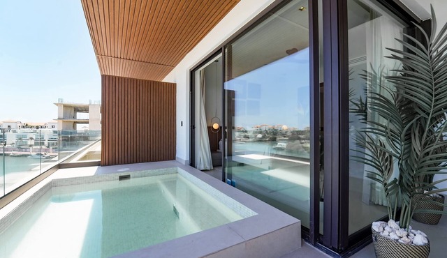 Marina Garden 2 Bedroom Apartment With Picuzzi