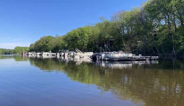 Marina getaway located on the back sloughs of the mighty Mississippi.