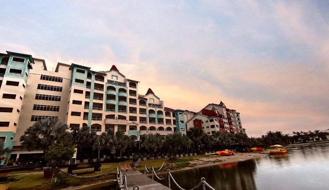 Marina Island Lumut HomeHotel