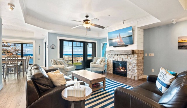 Marina Luxe Overlooking Sister Bay Marina