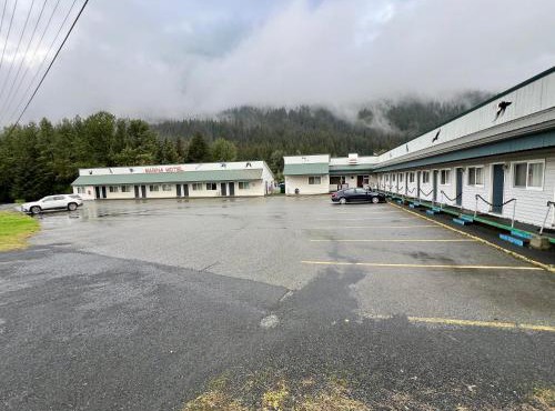 Marina Motel