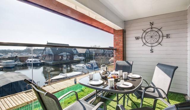 Marina Outlook - Two Bedroom Apartment, Sleeps 4