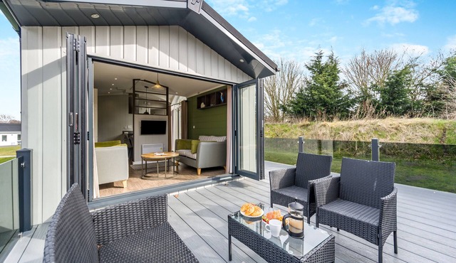 Marina Retreat - Two Bedroom House, Sleeps 4