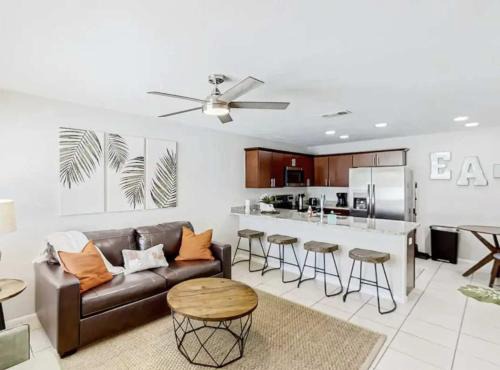 Marina Setting - Pets Welcome - Sleeps 4