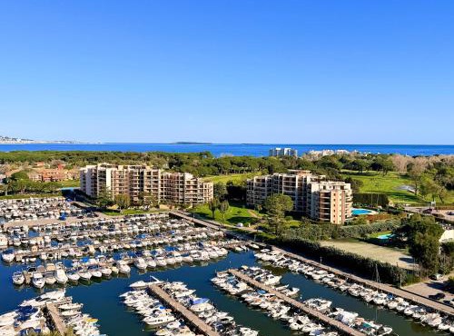 Marina Suites Résidence & Hotel