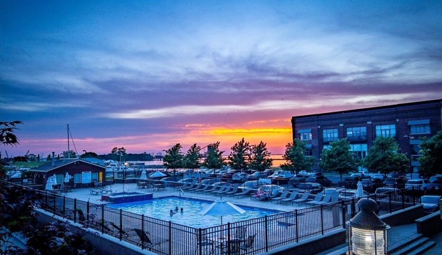 Marina Sunsets Overlooking Chesapeake's Pool