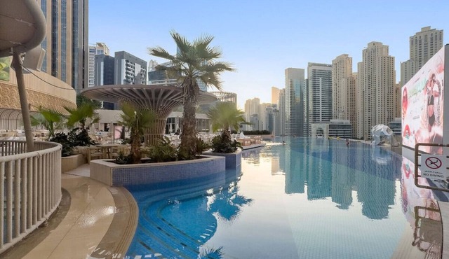 Marina View 1BR — Luxe Stay Near JBR Beach, Dining & Mall