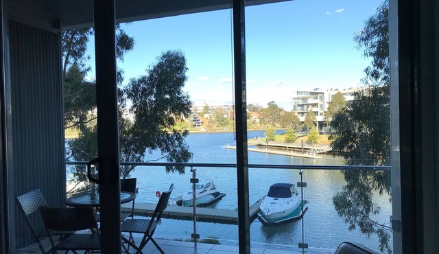 Marina View Apartment on the Maribyrnong River