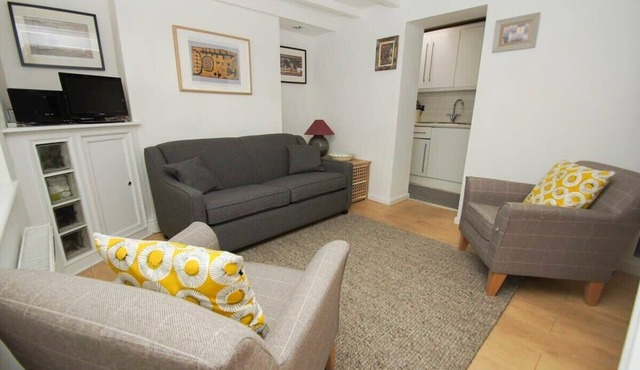 Marine Gardens |Terrace|by Brighton Holiday Lets