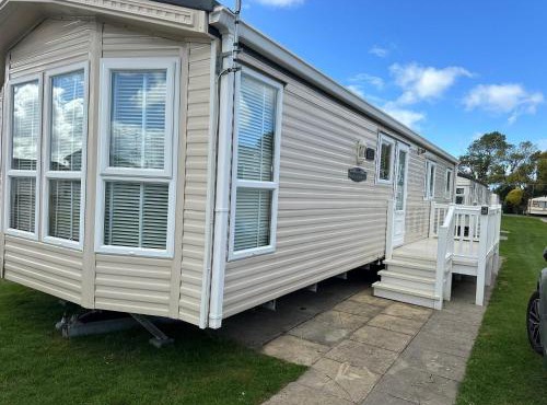 marine getaways caravan hire winchester