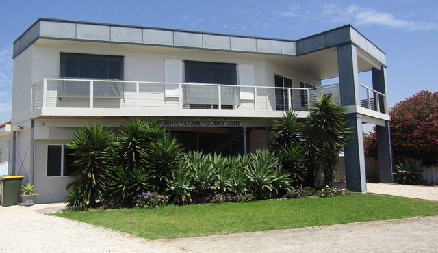 Marine Parade Holiday Unit 1- 3 bedroom downstairs unit - Off Peak Special!