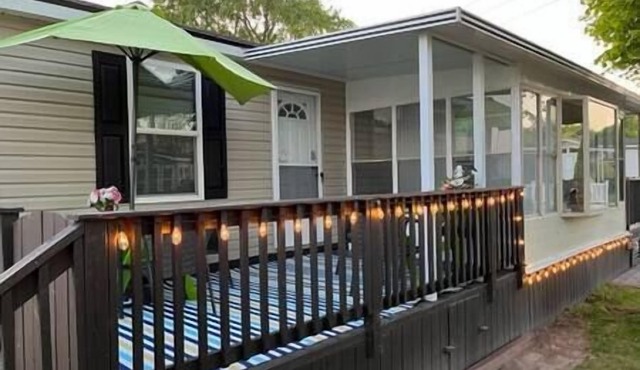 MARINER Getaway cottage at Sherkston Resort Port Colborne