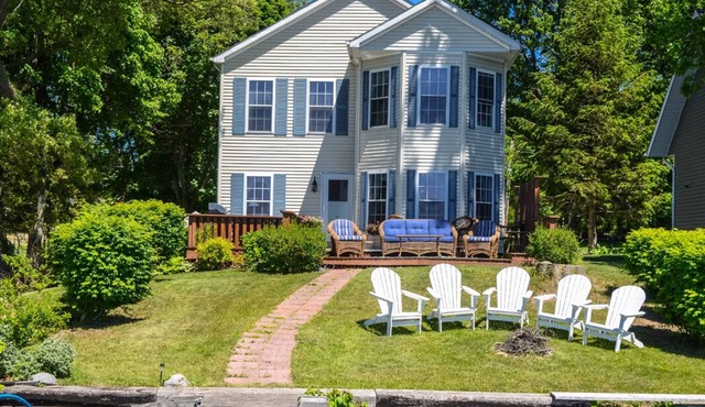 Mariner's Cove - A Spectacular Seneca Lakefront Retreat for Wine Lovers!