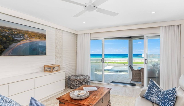 Mariners 1 - Meters away from the golden sands of Mollymook Beach