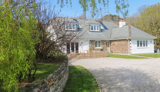 MARINERS REST, pet friendly, country holiday cottage in Gorran Haven