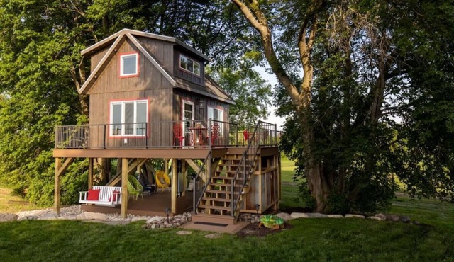 Marion Lake Tree House