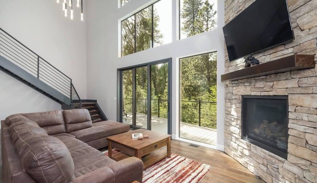 Mariposa Grove Creekside Retreat - To be featured on Staycation in 2026!