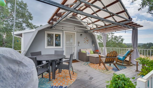 Mariposa Home: Furnished Patio & Sierra Mtn Views