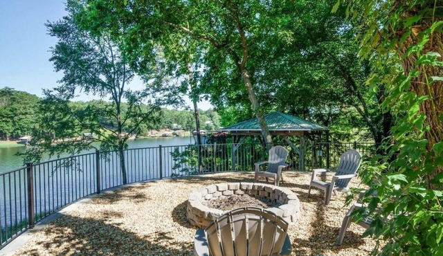 Maritime Retreat on Lake Tuscaloosa