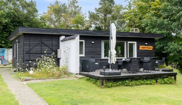 "Mark" - 1.2km from the sea by Interhome