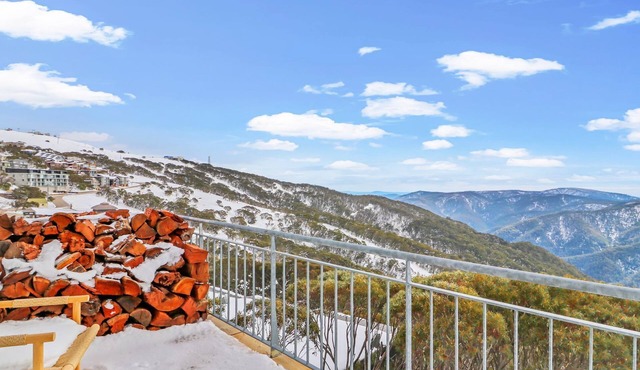 MARK II 4 West - Mt Buller Village Executive Accommodation