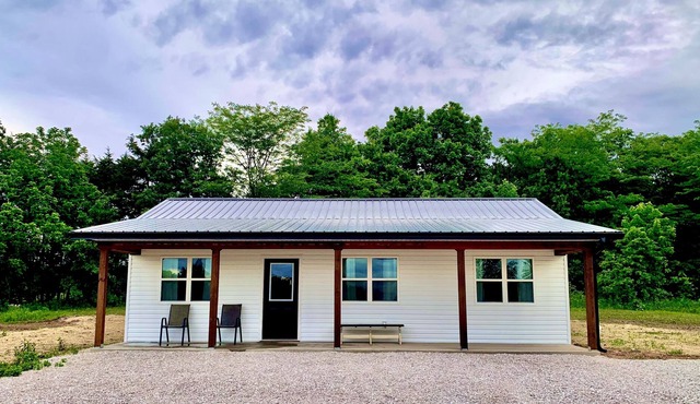 Mark Twain Lake Cottage - Fishing Boating and Hunting