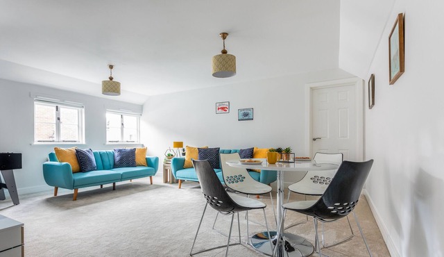 Market Apartment by Creative Stays