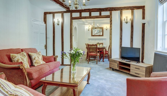 Market Place Cottage | Woodstock Holiday Let | 3 Beds & Sleeps 6