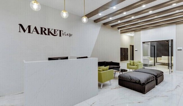 Market view Residence 502 Spacious 2 Bed 2 Bth