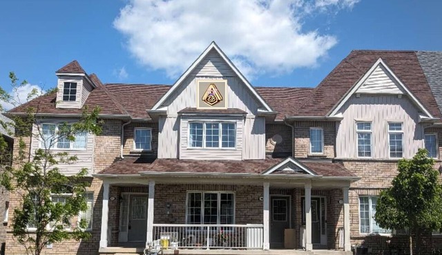 Markham 3-bedroom , first floor kitchen, parking space monthly rent