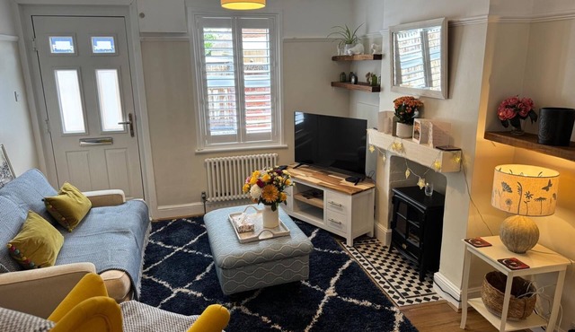 Marlborough house with private parkingnWalking distance to town centre