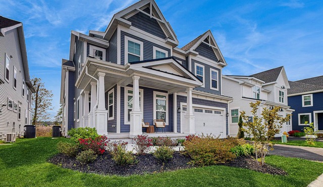 Marlin Chase home with resort amenities, deck, grill, Free WIFI