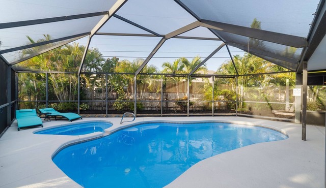 Marlin Heated Pool House featuring Private Game Room, Mini Golf & Fire Pit!