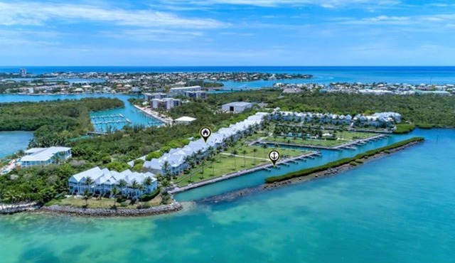 Marlin House 52: Gated Luxury Villa w/Dockage, Sunset Views and Pool