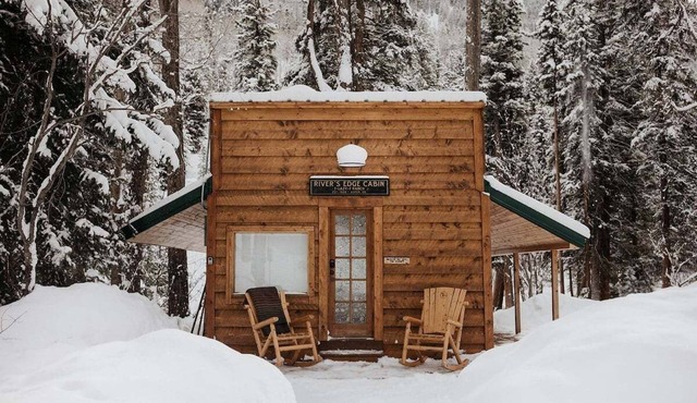 Maroon Bells Riverside Cabin at T-Lazy-7 Ranch | River's Edge