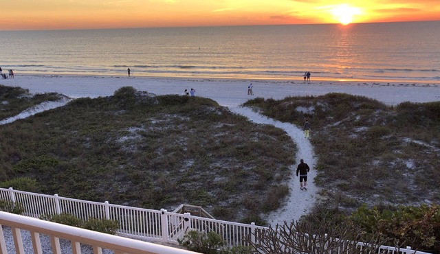 Marquise 204 Beachfront 2br, 2 Bath condo-Directly on Beach!