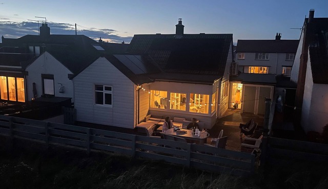 Marram Cottage - Cosy, well equipped, family, beach house