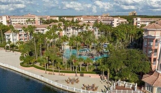 Marriott Grande Vista 2-bedroom villa, 2-baths, 4 miles from Walt Disney Resort