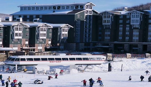 Marriott's Mountainside in/out skiing ,