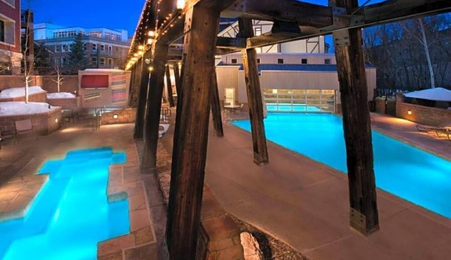 Marriott's Summit Watch Ski in/out, 1 bedroom, Queen sleeper,1 bath, fireplace