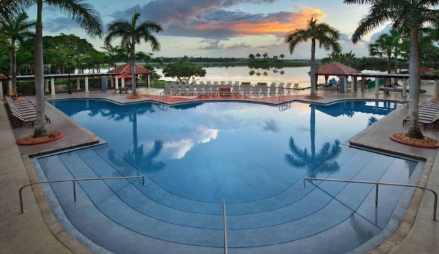 Marriott's Villas at Doral 2BR Villa - Full Kitchen - Sleeps 8 nMust Stay!