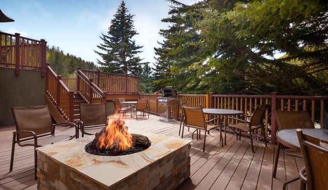 Marriott SteamSide-Douglas 1-bedroom villa in VailnSleeps 4, 2 bathrooms